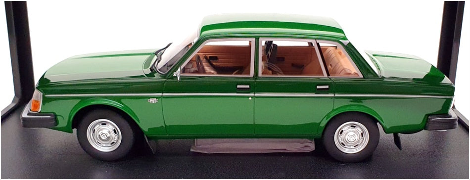 Cult Models 1/18 Scale CML130-2 - 1975 Volvo 244DL - Green