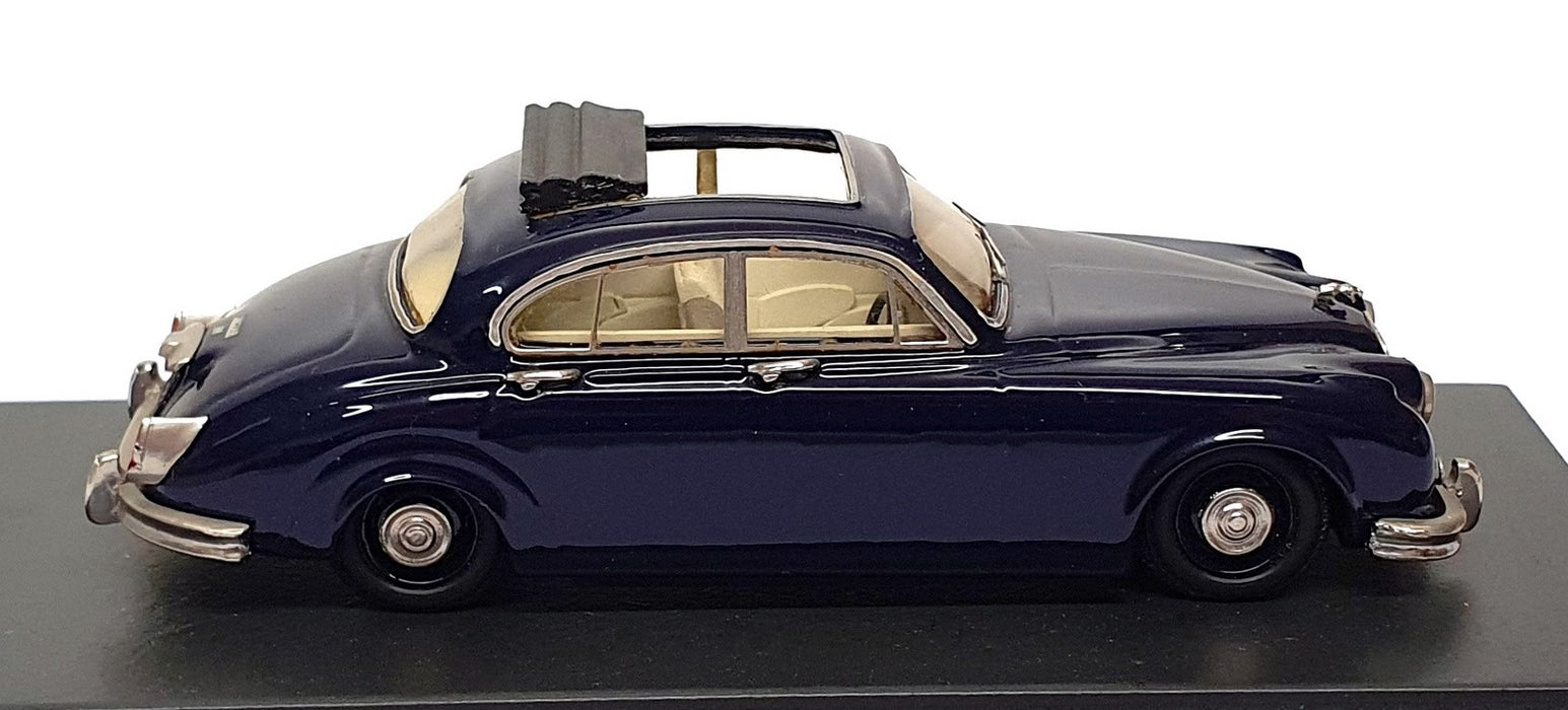SMTS 1/43 Scale CL20 - Jaguar Mk2 With Black Sunroof - Blue