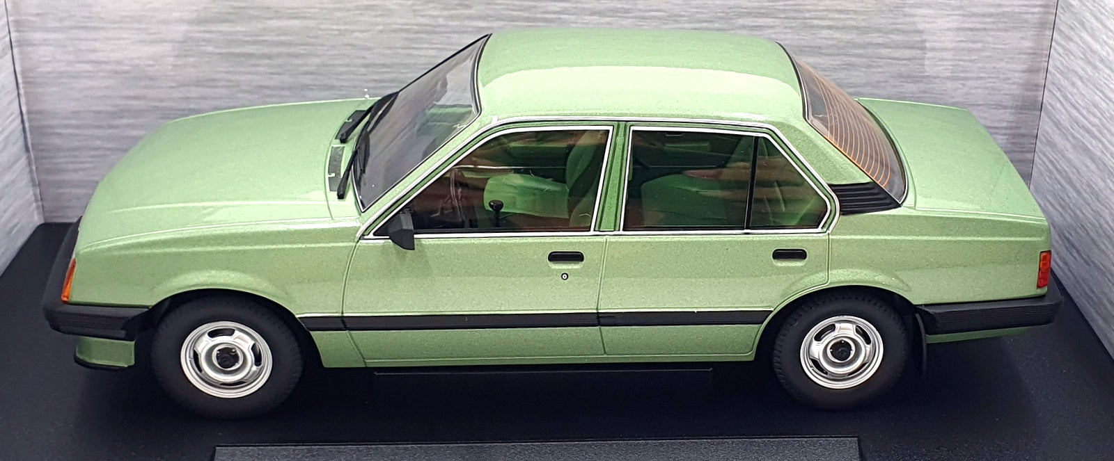 Model Car Group 1/18 Scale MCG18458 - Opel Ascona C - Met. Green