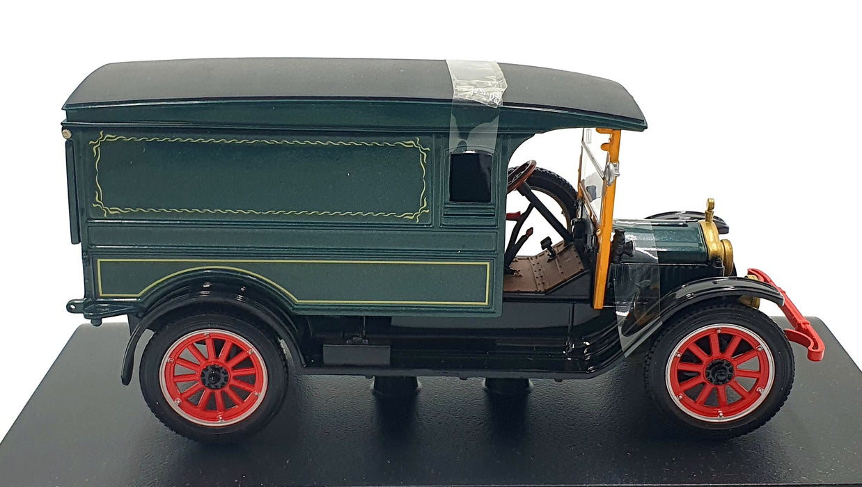 Signature Models 1/32 Scale 12326A - 1920 White Van - Green/Red Wheels