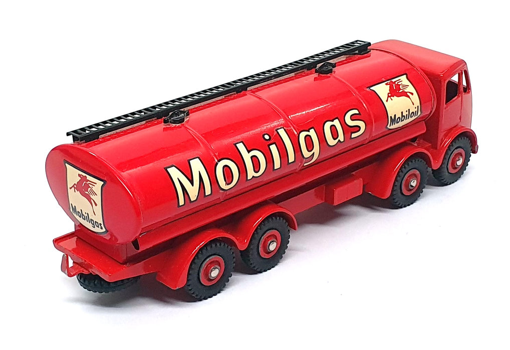 Dinky Toys Original Diecast 941 - Foden 14-Ton Tanker Truck Mobilgas - Red