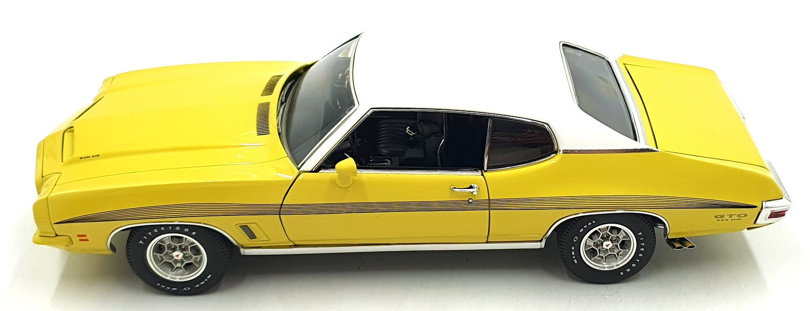 Acme 1/18 Scale Diecast A1801227 1972 Pontiac GTO LeMans - Yellow/White