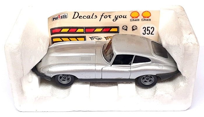 Polistil 1/25 Scale SN02 - Jaguar XK-E 4.2L Race Car With Decal Sheet - Silver
