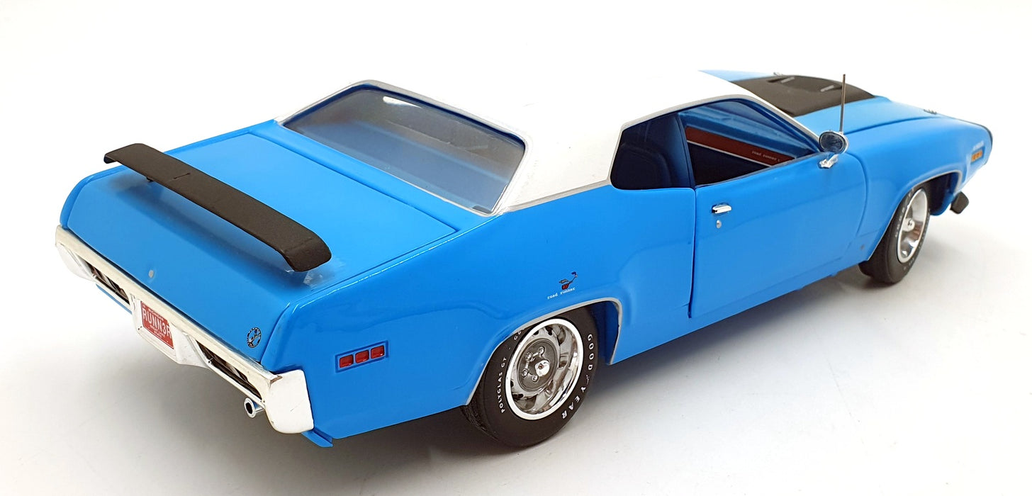 Auto World 1/18 Scale Diecast AMM1012/06 - 1971 Plymouth Roadrunner Blue/White