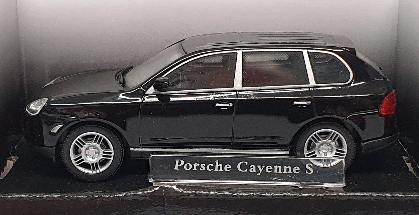 Cararama 1/43 Scale Diecast 230D  - Porsche Cayenne S - Black