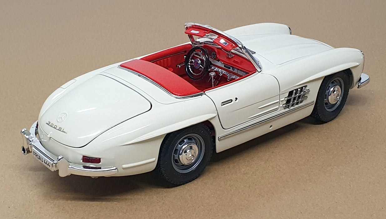 Burago 1/18 Scale 3023 - 1957 Mercedes Benz 300SL Roadster - Ivory