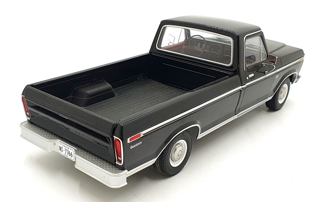 Greenlight 1/18 Scale Diecast 12963 - 1973 Ford F-100 Pick Up - Black
