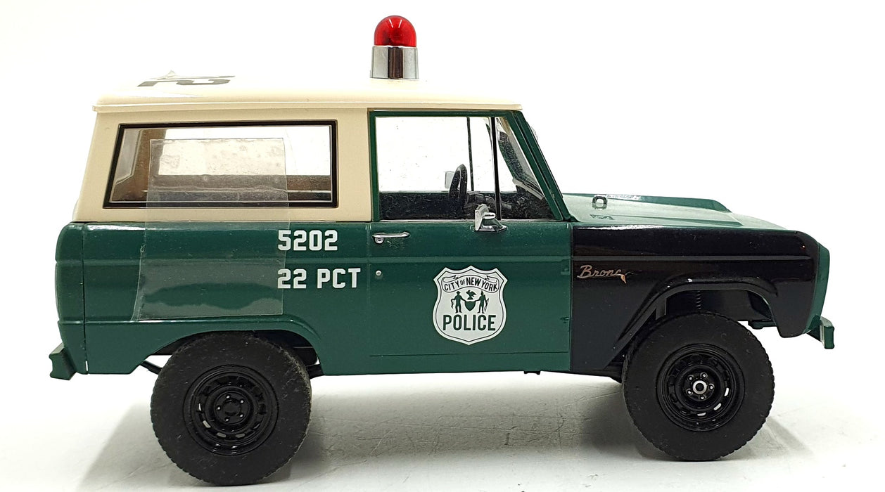 Greenlight 1/18 Scale 19036 - 1967 Ford Bronco Police Vehicle NYPD