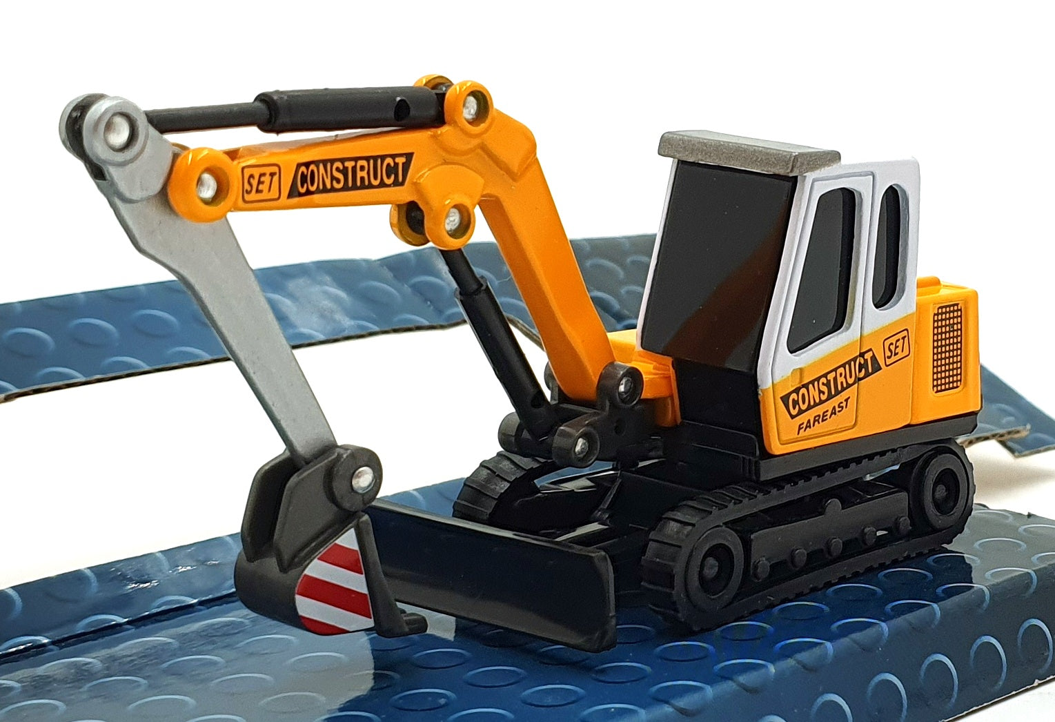 Cararama 1/43 Scale 210001C - Far East Construct Excavator Digger - Yellow
