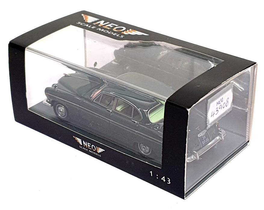 Neo 1/43 Scale Resin 43908 - Jaguar 420G - Green