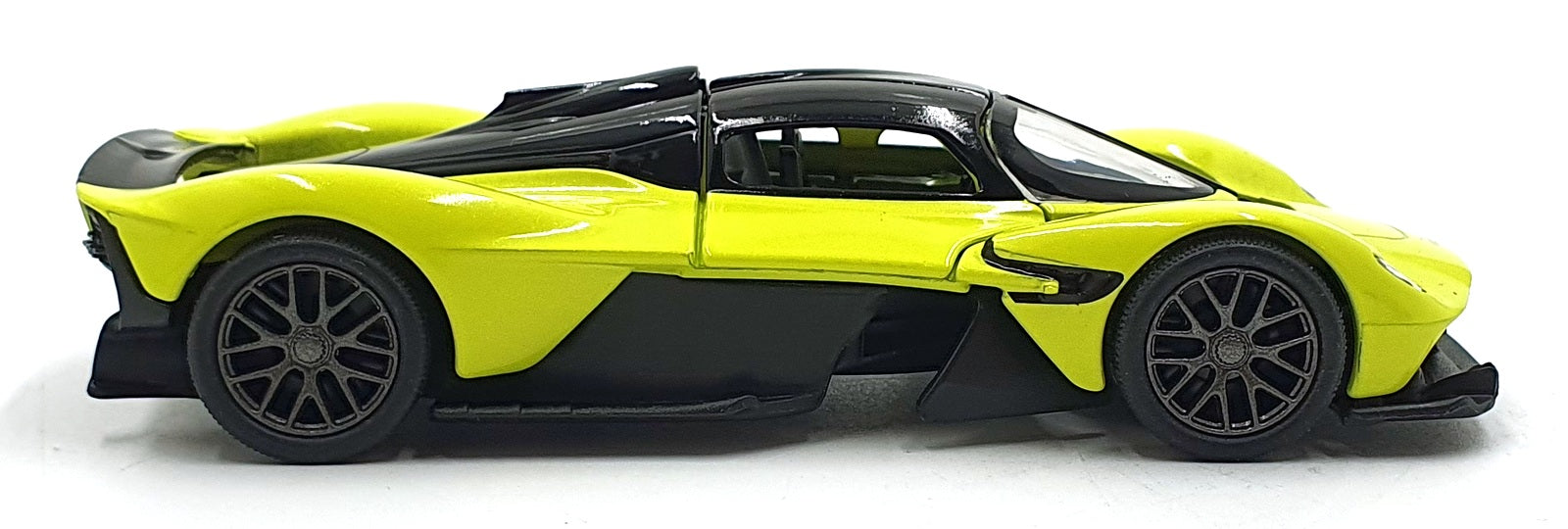 Kinsmart 1/36 Scale Pull Back & Go TY4257 - Aston Martin Valkyrie - Yellow