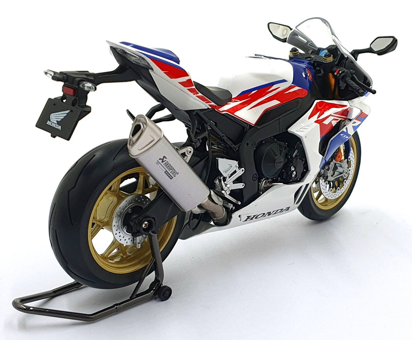 LCD Models 1/12 Scale LCD-M02-WH - Honda CBR1000RR-R Fireblade SP - White