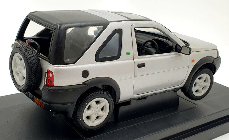 Ertl 1/18 Scale Diecast 40651 - Land Rover Freelander V6 - Silver
