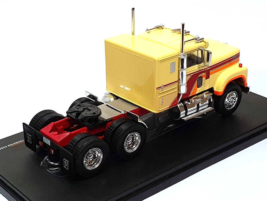 Ixo 1/43 Scale TR217.22 - 1980 International Transtar 4300 Truck - Yellow