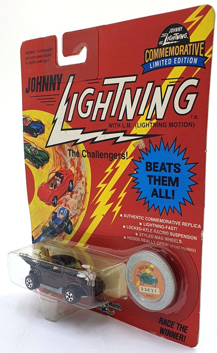 Johnny Lightning 1/64 Scale 100-140 - The Challengers VW Bug Bomb - Maroon