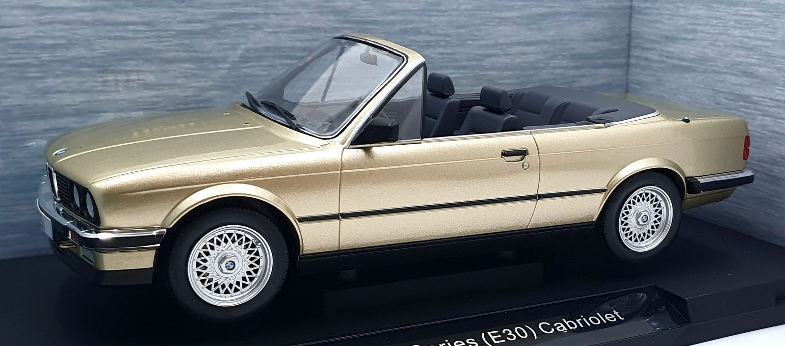 MCG 1/18 Scale Diecast MCG18544 - BMW 325i (E30) Convertible - Met. Beige