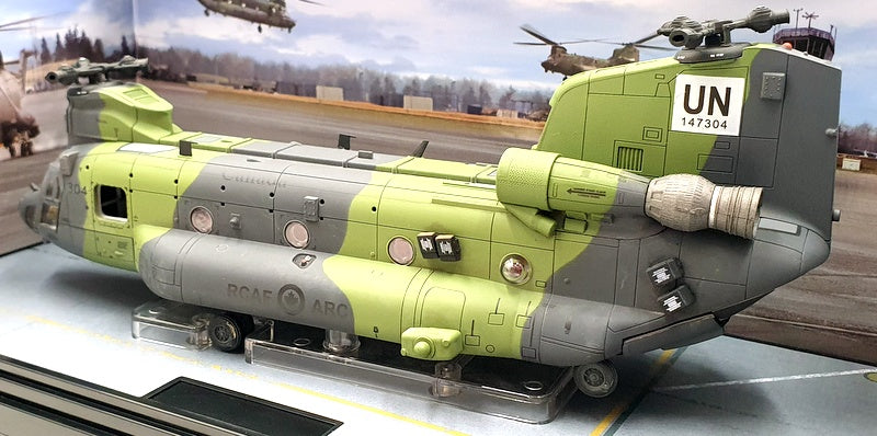 Forces of Valor 1/72 Scale 821005C-2 - RCAF Boeing Chinook CH-147F