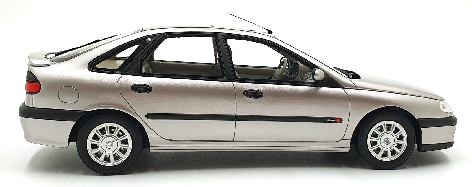 Otto Models 1/18 Scale Resin OT1185 - Renault Laguna V6 3.0 Baccara - Silver