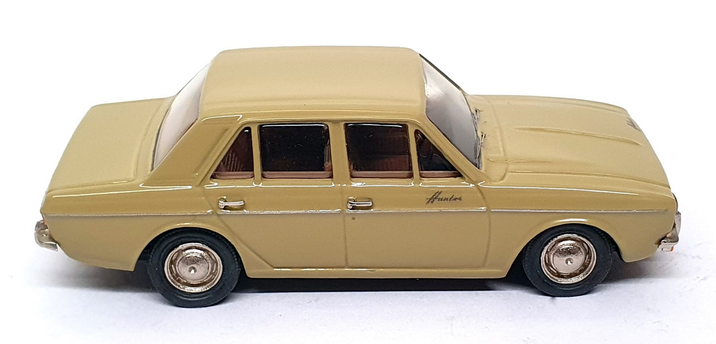 Abbey Classics 1/43 Scale AC11 - Hillman Hunter Mk2 Saloon - Shore Beige