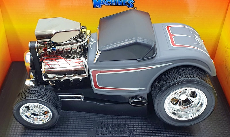 Muscle Machine 1/18 Scale Diecast 71166 - 1932 Ford Roadster - Grey