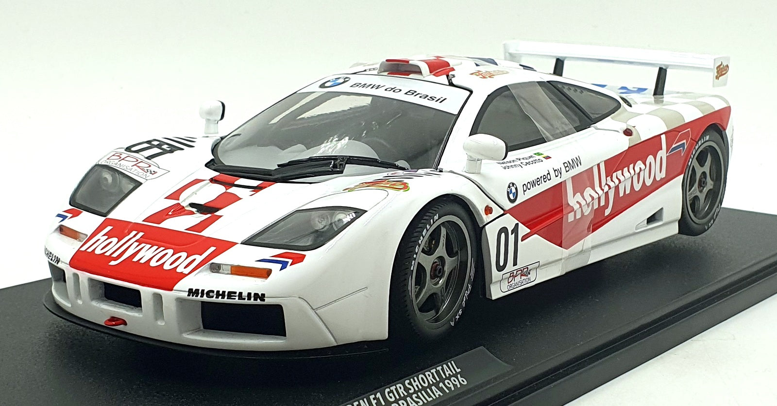 Solido 1/18 Scale S1804111 - McLaren F1 GTR Shorttail 2 Horas De Brasilia 1996