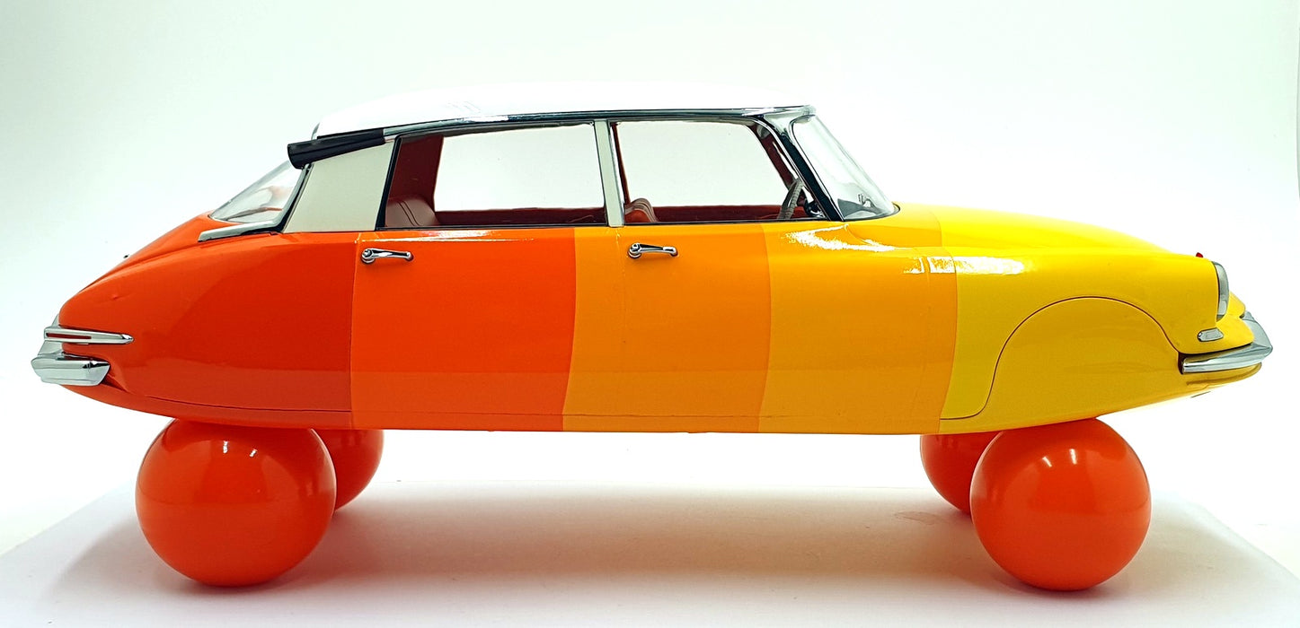 Norev 1/12 Scale Diecast Model 121581 Citroen DS 19 on Balls 1959 - Multi