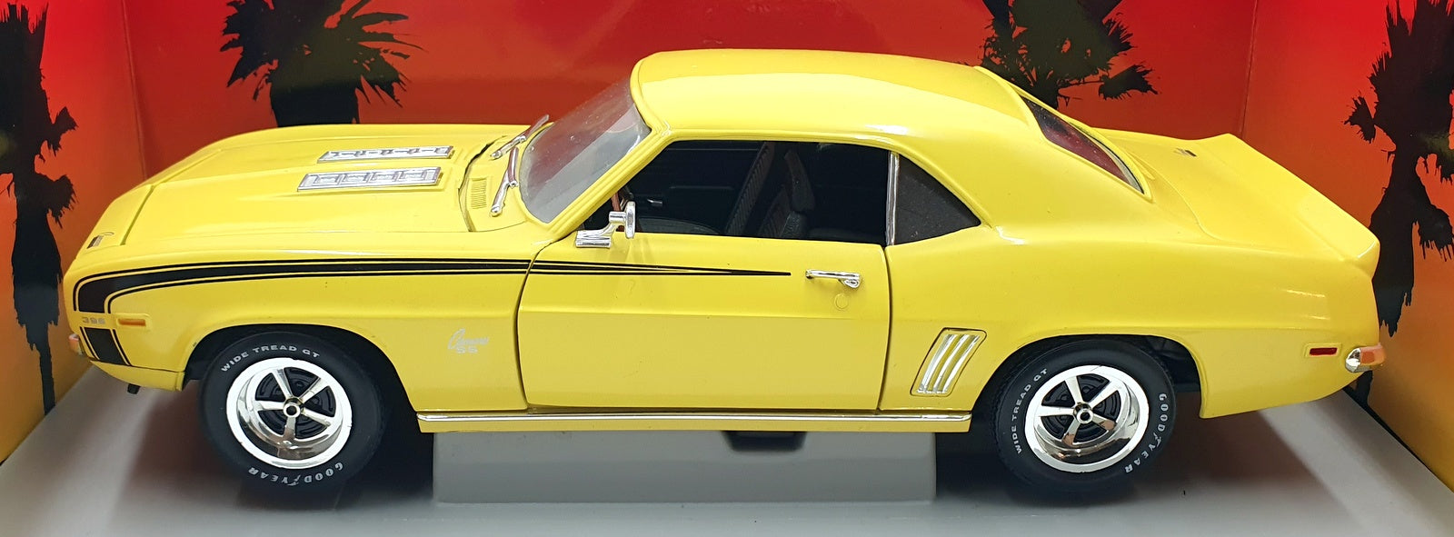 Ertl 1/18 Scale Diecast 7981 - 1969 Chevrolet Camaro - Yellow