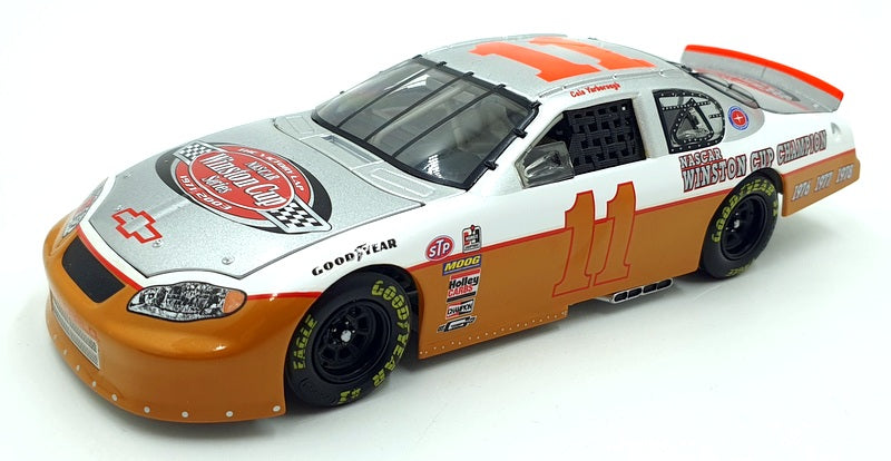 Action 1/24 Scale 105248 2003 Chevrolet Monte Carlo #11 Victory Lap C.Yarborough