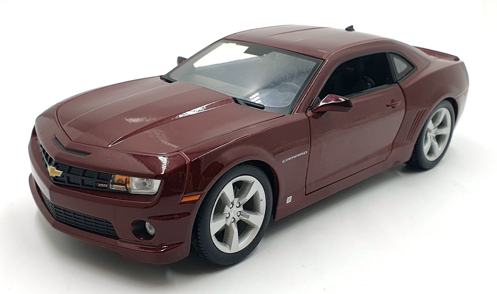 Maisto 1/18 Scale Diecast 16126K - 2010 Chevrolet Camaro SS - Met Red