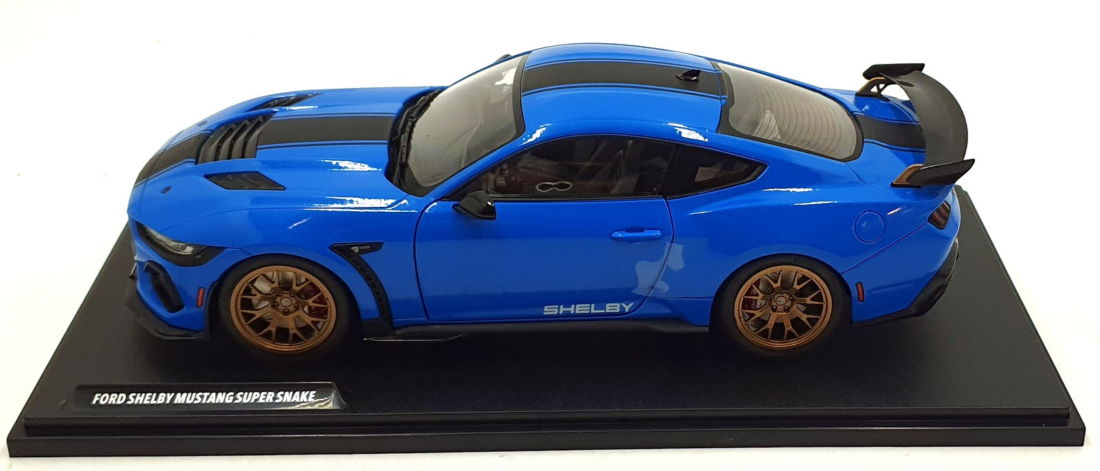 Solido 1/18 Scale Diecast S1813802 - Ford Shelby Mustang Super Snake - Blue
