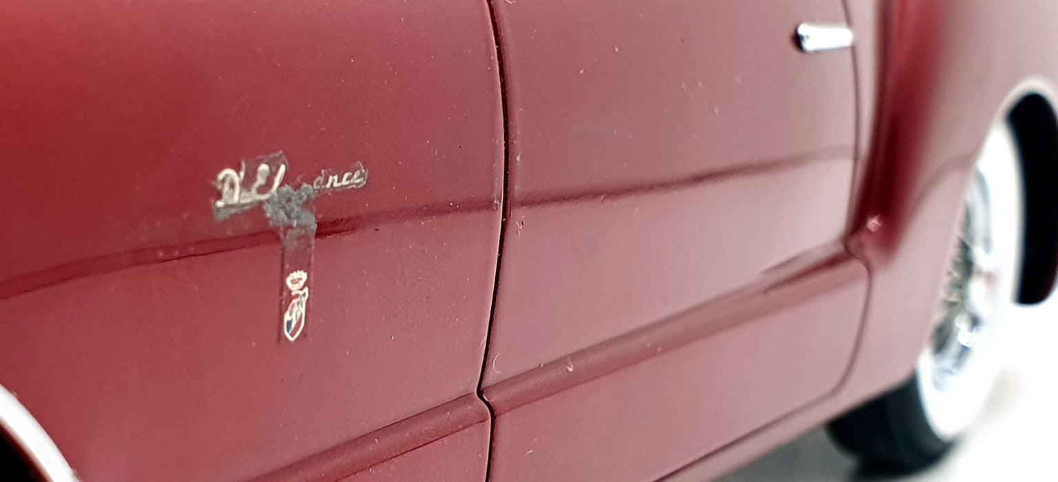 BOS Models 1/18 Scale Resin BOS265 - Chrysler Elegance - Red