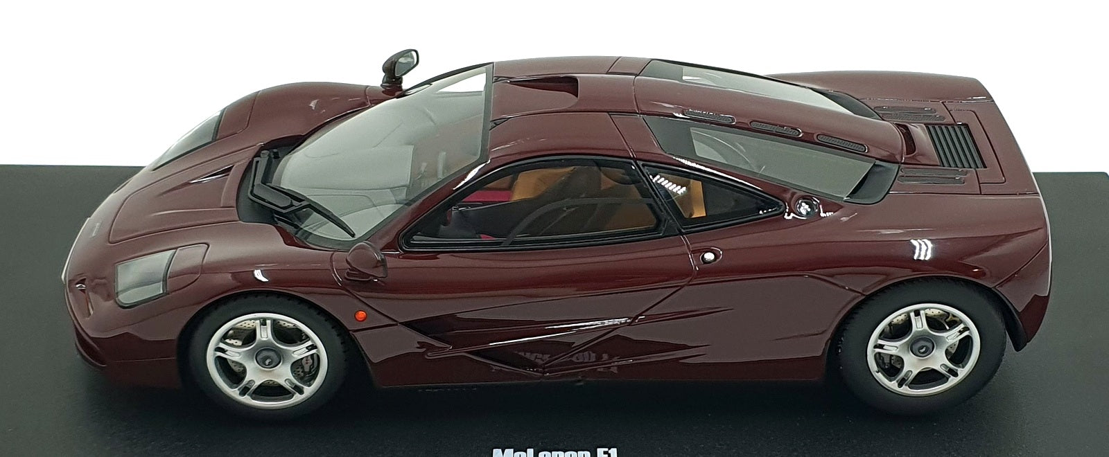 GT Spirit 1/18 Scale Resin GT534 -McLaren F1 - Maroon