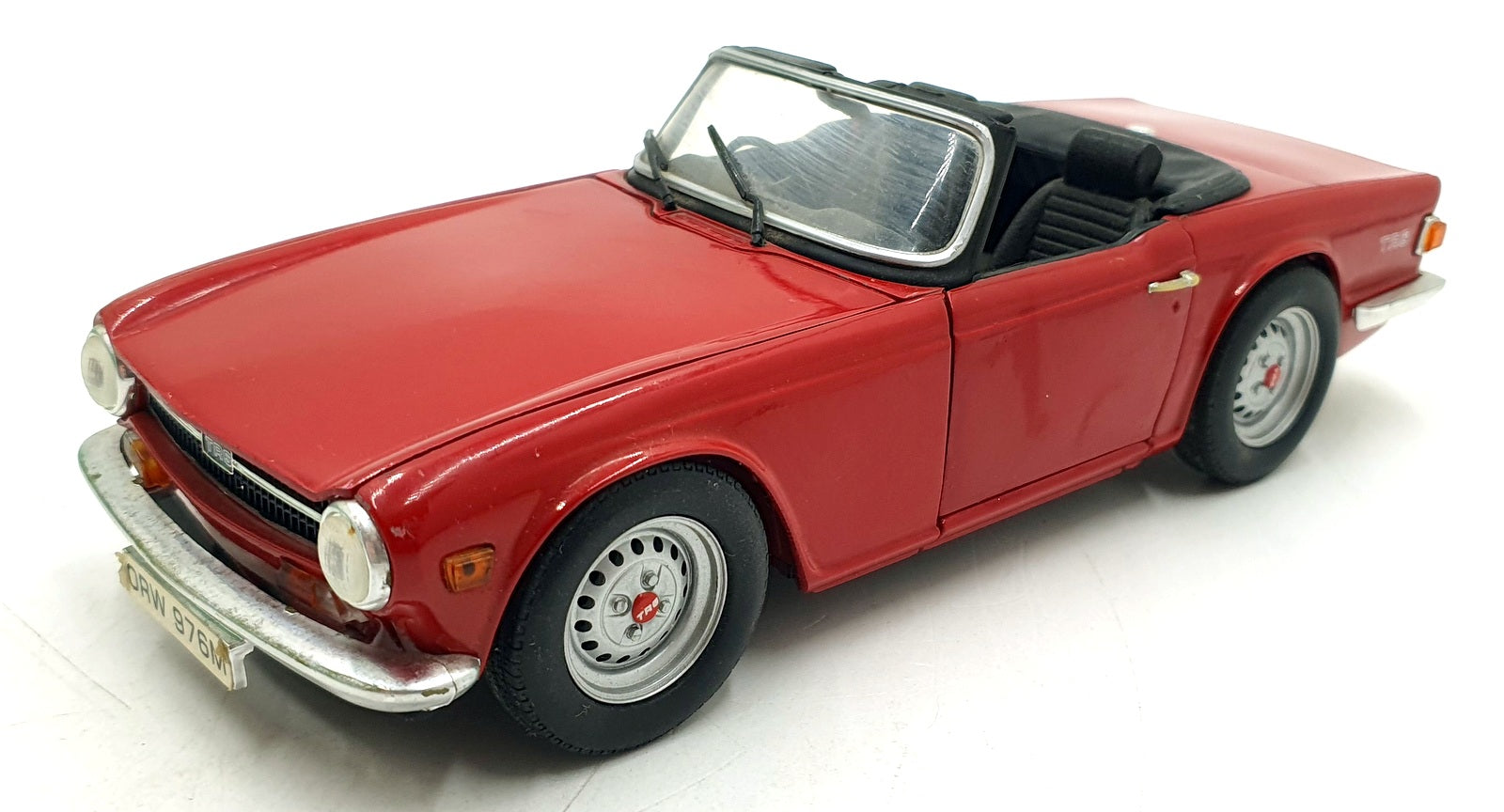 Britains 1/18 Scale Diecast 7884 - Triumph TR6 - Red