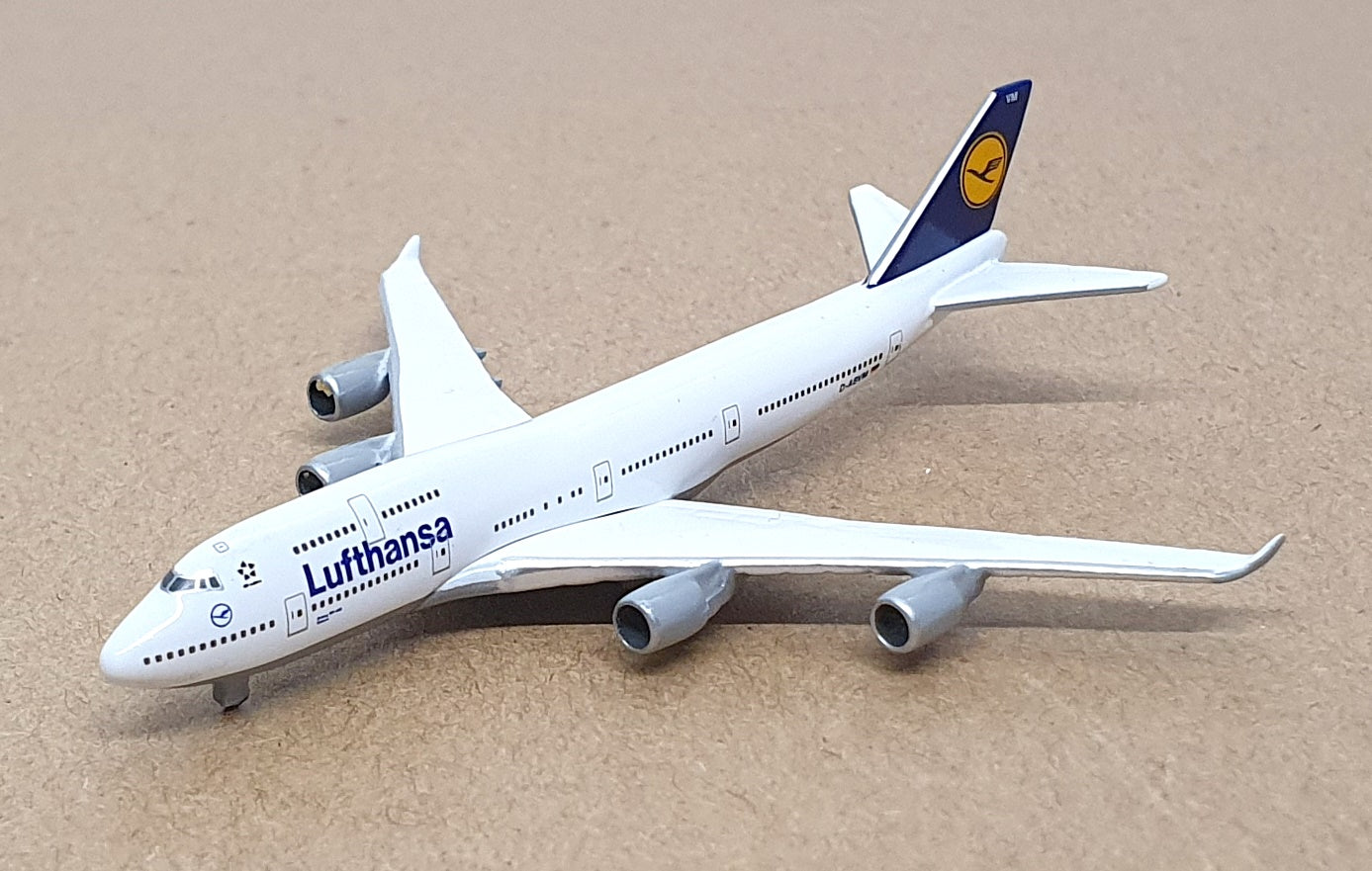 Herpa 1/1000 Scale 570275 - Boeing 747-400 D-ABVM Hessen Lufthansa