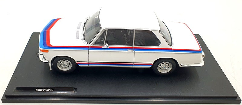 Solido 1/18 Scale S1808602 - BMW 2002 TII Turbo Evocation 1971 - White