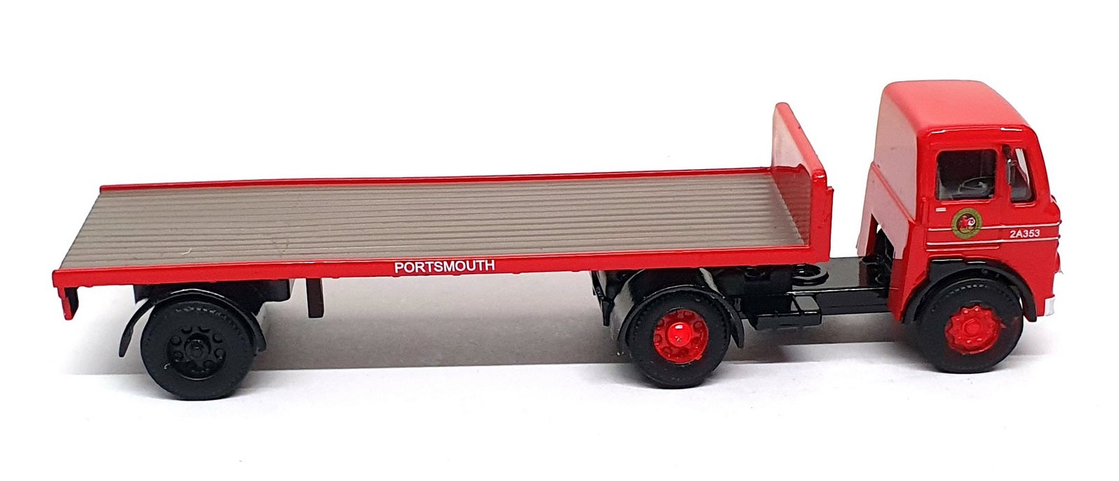 Base Toys 1/76 Scale D-37 - Leyland Beaver Artic Trailer BRS Portsmouth - Red