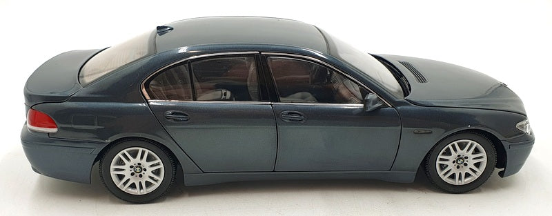 Kyosho 1/18 Scale Diecast DC24924M - BMW 7 Series 745i - Dark Grey