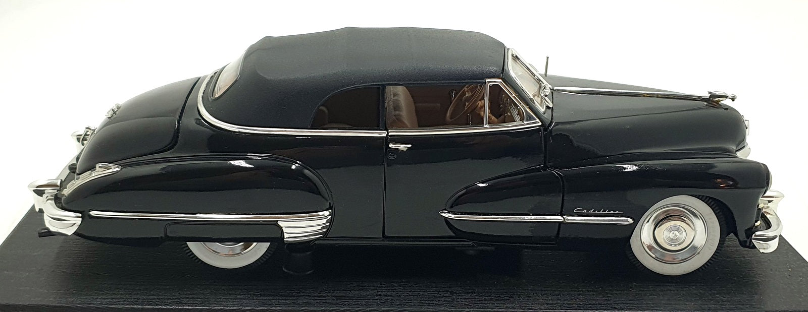 Anson 1/18 Scale Diecast 30345 - 1947 Cadillac Series 62 - Black