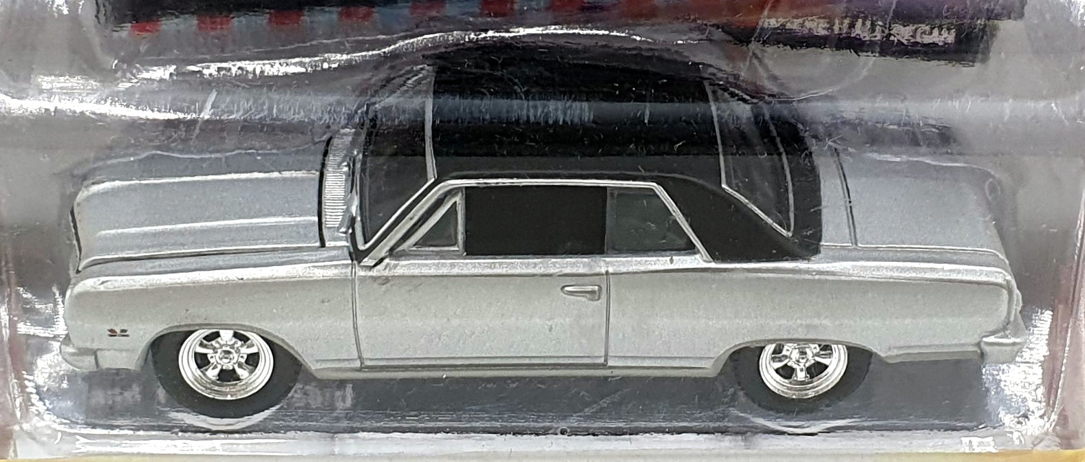 Greenlight 1/64 Scale 21740 - 1965 Chevrolet Chevelle - Silver/Black