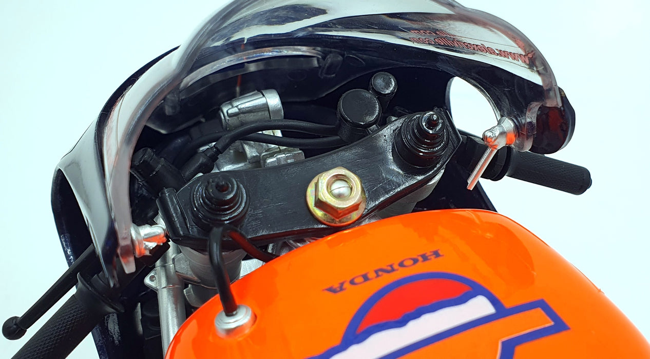 Guiloy 1/6 Scale 16265 - Honda NSR 500 Repsol YPF Honda Team Alex Criville