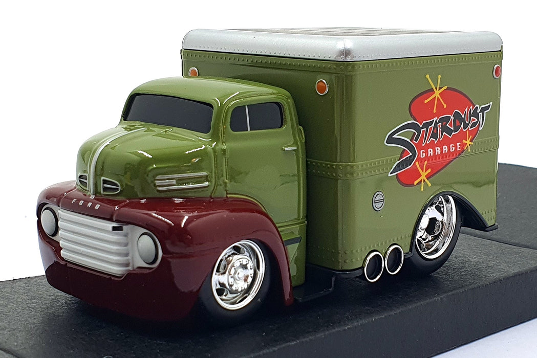 Muscle Machines 1/64 Scale 11610 - 1950 Ford COE Box Truck - Stardust