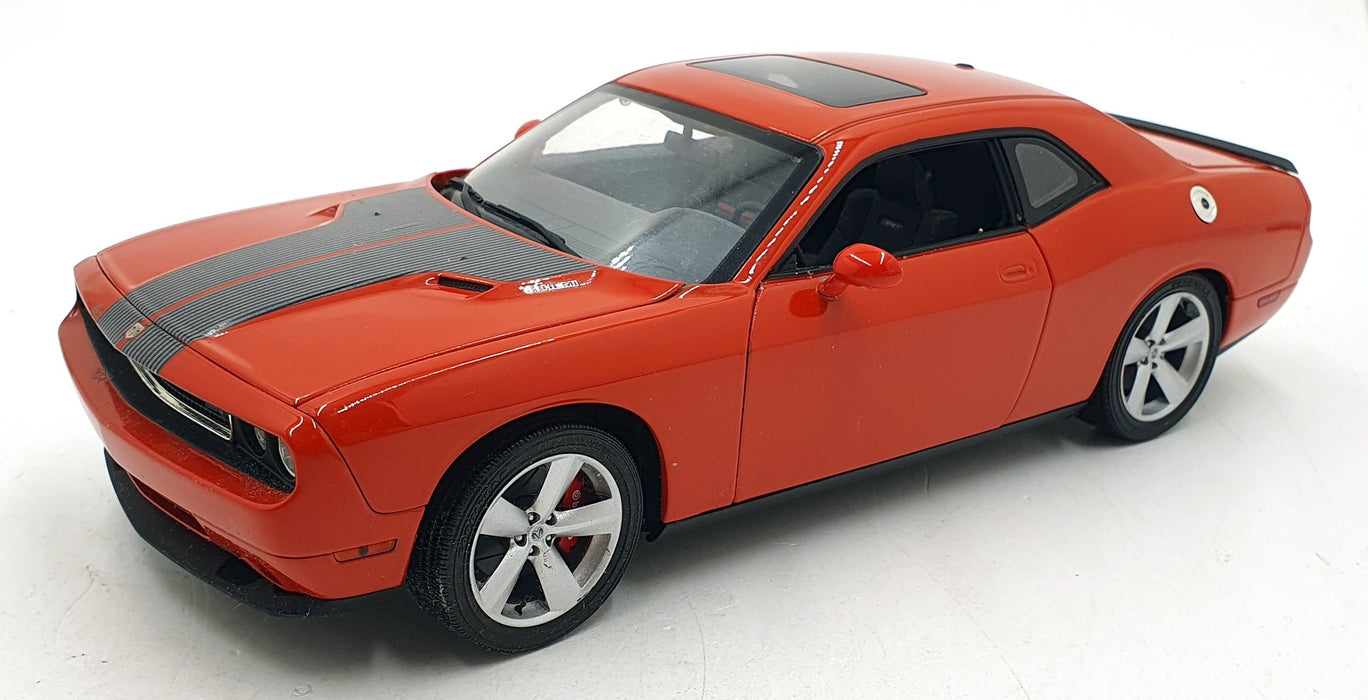 Highway 61 1/18 Scale Diecast 50718 - 2008 Dodge Challenger SRT 8 - Red