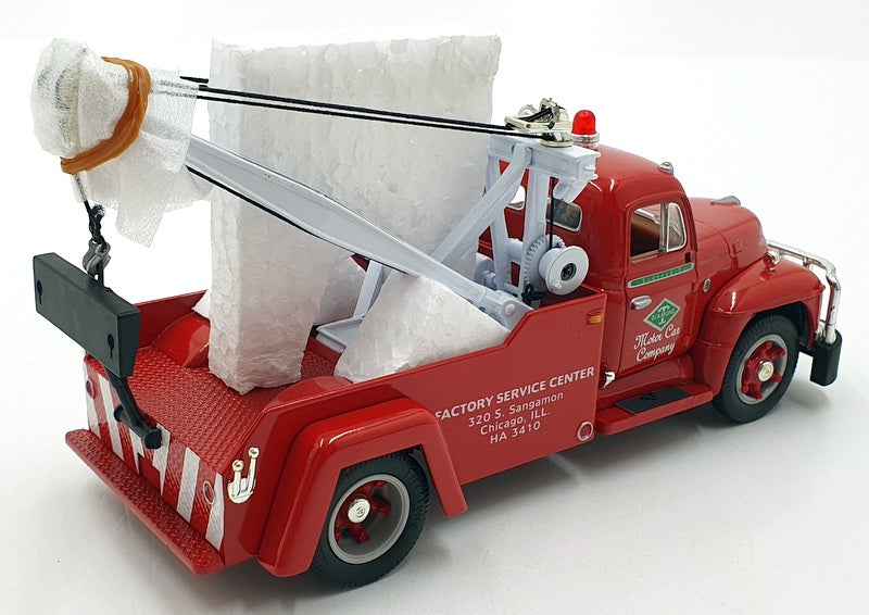 First Gear 1/34 Scale 19-1882 1955 Diamond T Tow Truck Diamond T Service