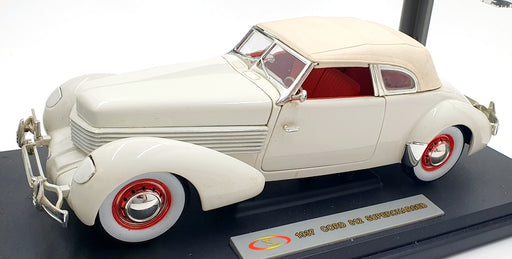 Signature 1/18 Scale Diecast 18112 - 1937 Cord 812 Supercharged - White