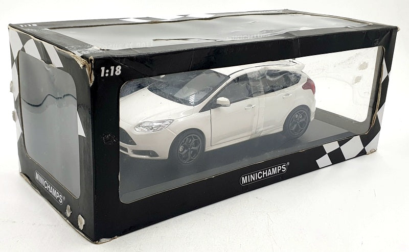 Minichamps 1/18 scale Diecast 110 082004 - Ford Focus ST 2011 - White