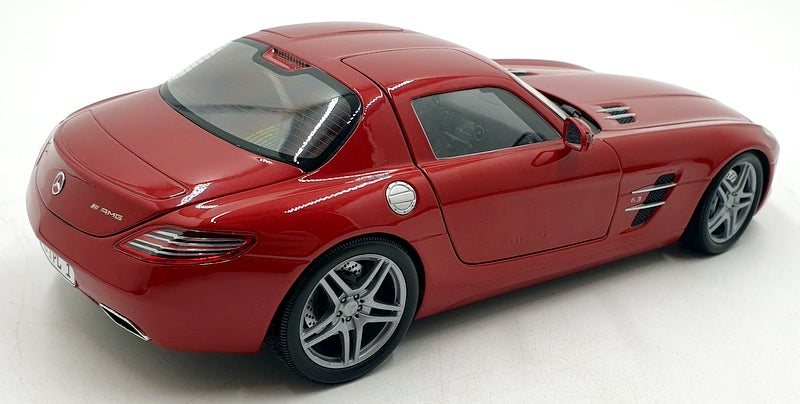 Minichamps 1/18 scale Diecast DC8524K - Mercedes-Benz SLS AMG - Red