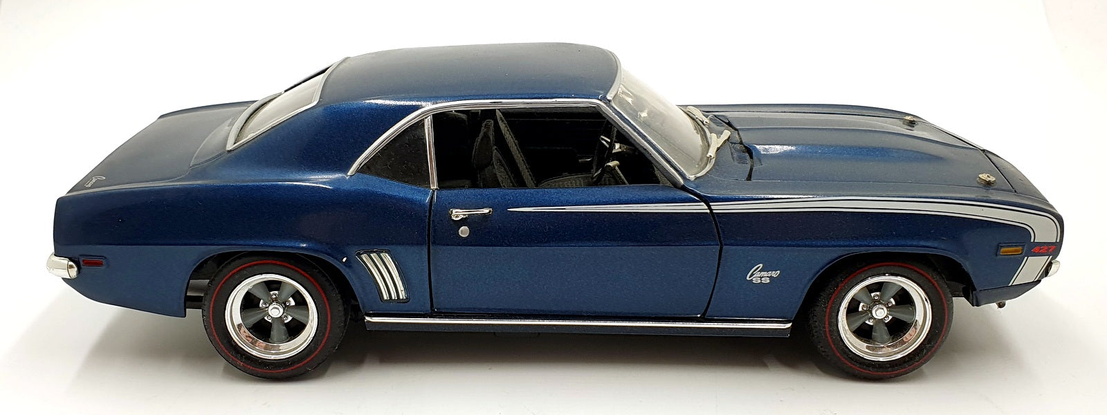 Ertl 1/18 Scale Diecast 12226B - 1969 Chevrolet Camaro SS - Met Blue