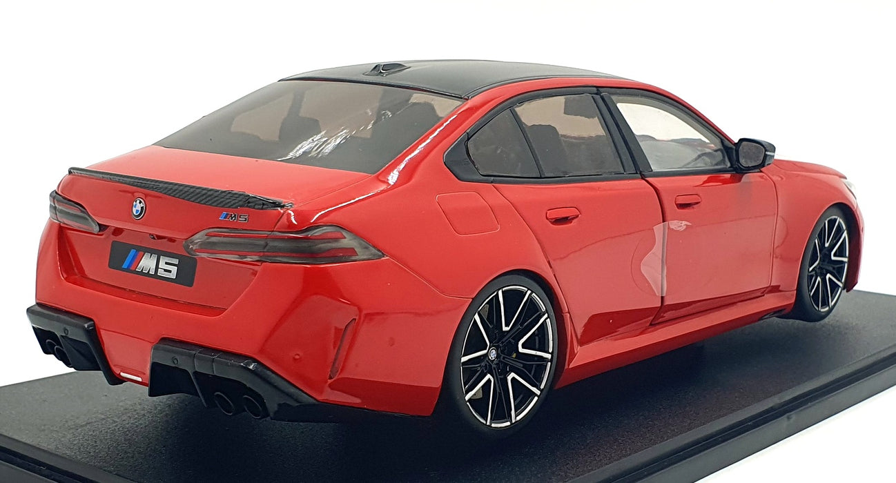 Solido 1/18 Scale S1814702 - 2025 BMW M5 - Fire Red