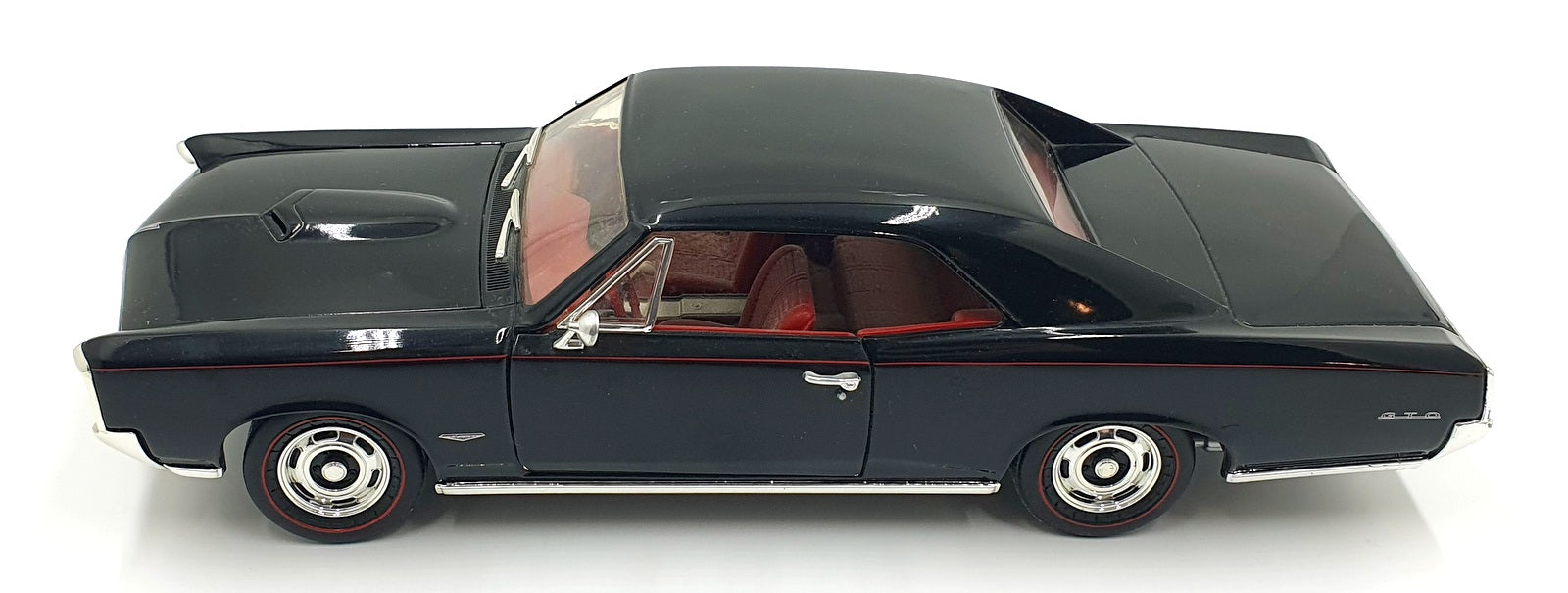 Ertl 1/18 Scale Diecast 15126G - 1966 Pontiac GTO - Black
