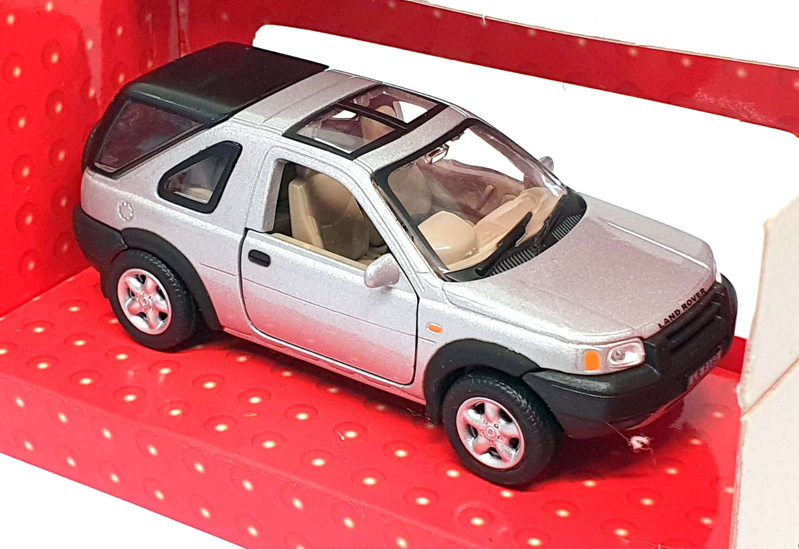 Cararama 1/43 Scale Diecast CARA34 - Land Rover Freelander - Silver